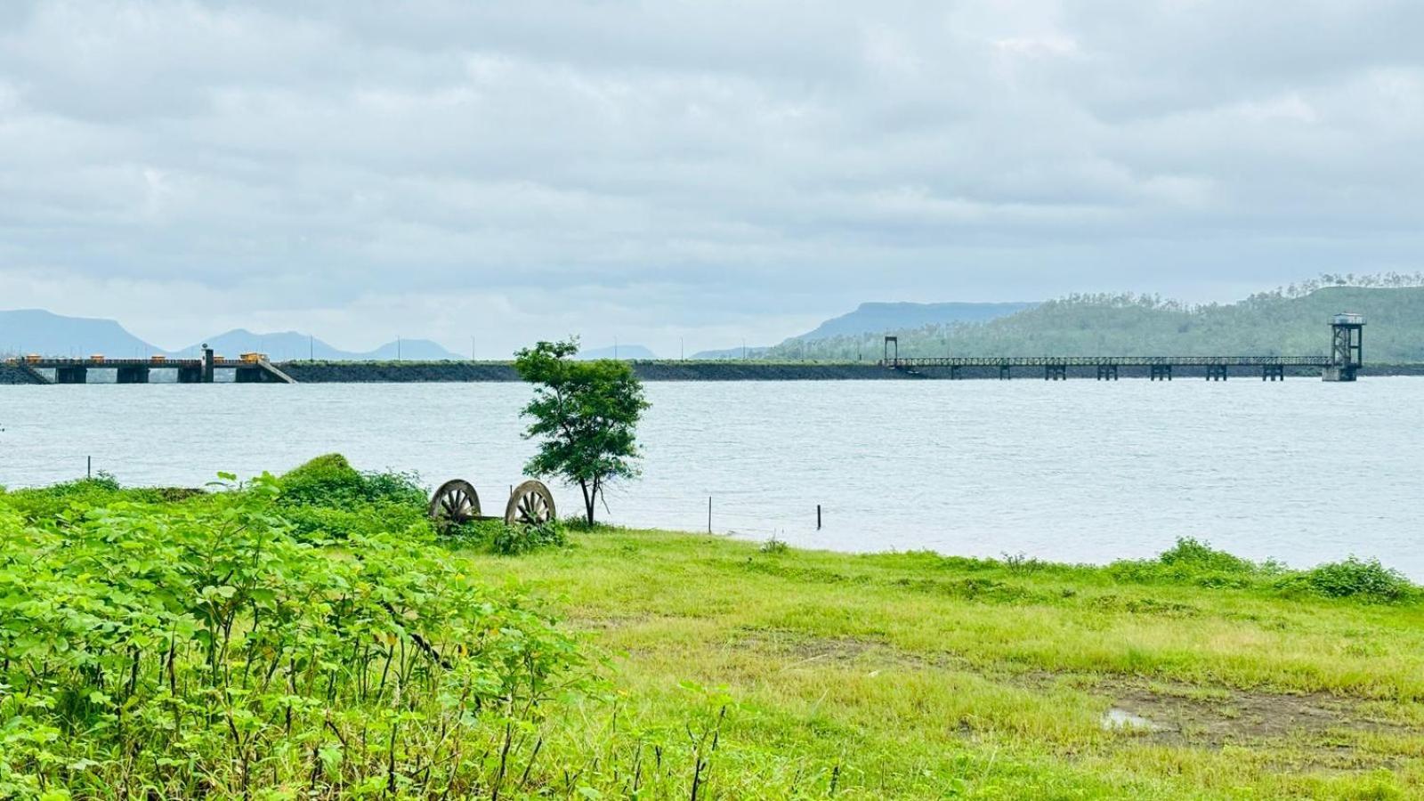 Hotel Mauli Agro Farm Dam View Resort ซาตารา ภายนอก รูปภาพ
